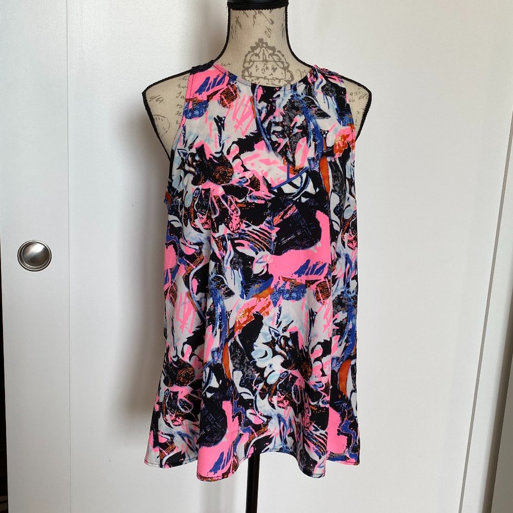 Patterned Racer Back Tank w/ Lower Back Opening
